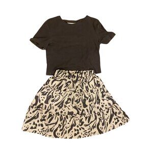 2-Piece Outfit – Black T-Shirt & Animal Print Skirt